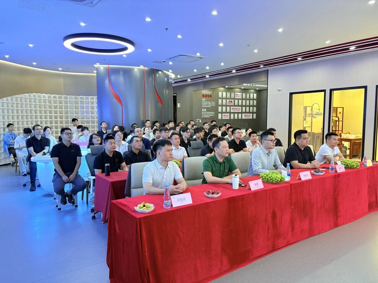 9.3從閱兵看中國智造底氣！智火柴以油品監(jiān)測實力護航 “國之重器”