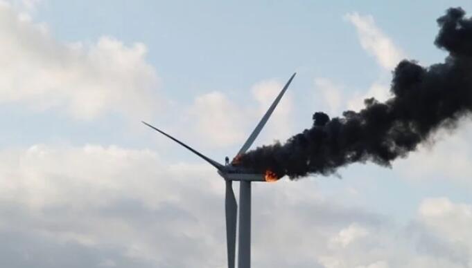 風電抗磨液壓油變黑說明油已經變質？在線監測